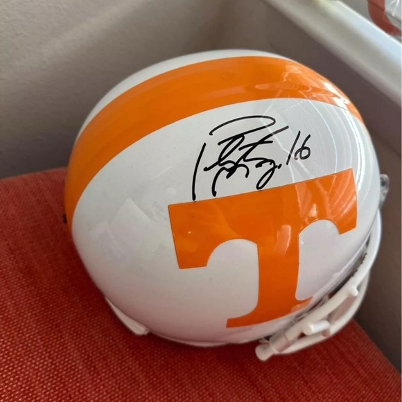 Peyton Manning Signed Helmet University Of Tennessee Volunteers JSA COA - Picture 2 of 10